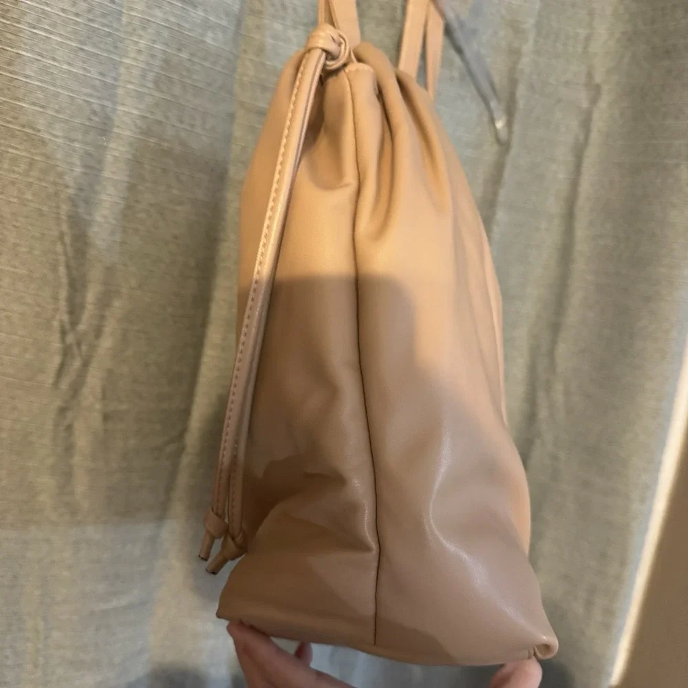 NWT Victoria's Secret Slouchy Satchel Taupe Purse Handbag Gold Detail Tassel‎